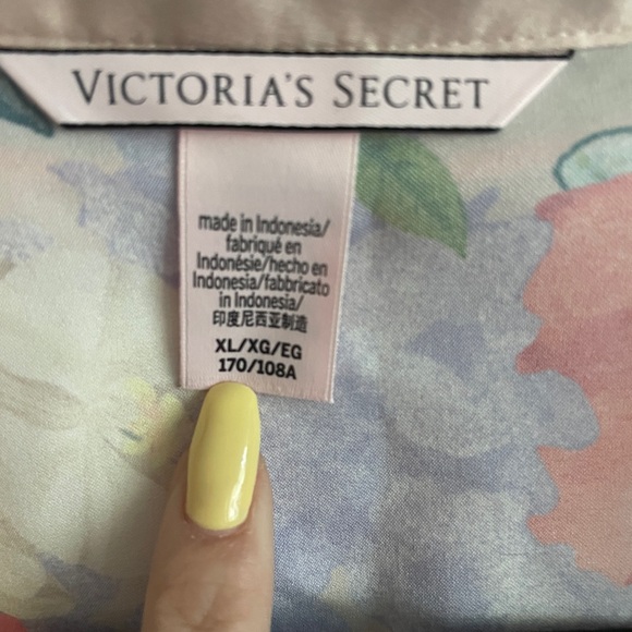 🌺 💐 NWT Victoria’s Secret Afterhours Satin Sleep Shirt - Picture 5 of 11